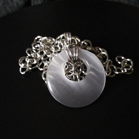 Shimmering Silver/Grey CatsEye Pendant + 19" Adjustable Stainless Steal Chain - Picture 6 of 9